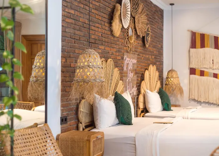 Bungalow rentals Jogja Life s